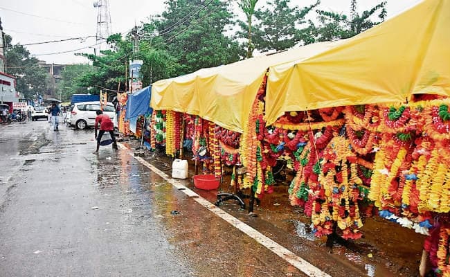 धनतेरस पर भारी पड़ रहा है घनतेरस, खेती के लिए फायदेमंद है यह बारिश