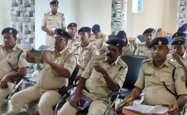 विधानसभा चुनाव को लेकर अंतरराज्य पुलिस प्रशासन की समीक्षा बैठक