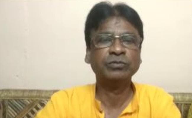 पश्चिम बंगाल के भाजपा सांसद खगेन मुर्मू को Amazon ने मोबाइल के डिब्बे में भेजे पत्थर के टुकड़े