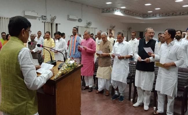 बिहार : विधानसभा उपचुनाव में जीतने वाले पांच नये विधायकों ने ग्रहण की सदन की सदस्यता