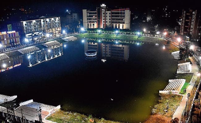 रांची : छठ घाट तैयार, व्रतियों का इंतजार, बड़ा तालाब के आधे हिस्से में नहीं होगा छठ