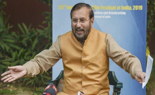 प्रकाश जावड़ेकर ने अरविंद केजरीवाल पर साधा निशाना, प्रदूषण के राजनीतिकरण करने का लगाया आरोप