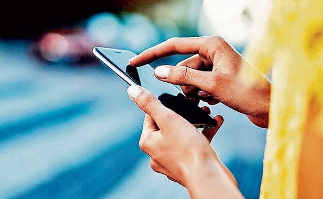 फोन इस्तेमाल में अंगुलियों का रखें ख्याल