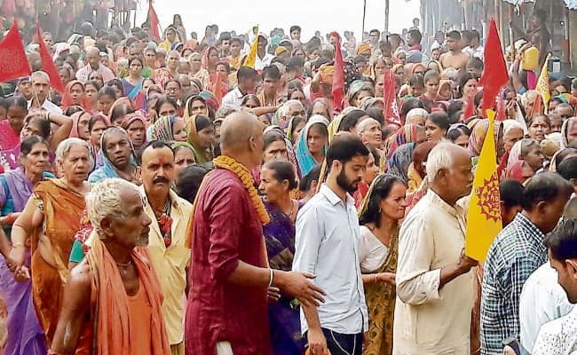 बेगूसराय : संस्कृति व परंपरा का गवाह बना सिमरिया धाम, गाजे-बाजे के साथ निकली दूसरी परिक्रमा