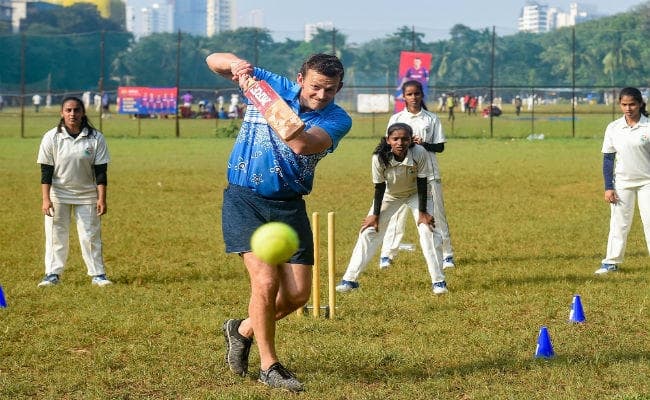 IPL में फोर्थ अंपायर के फैसले पर बोले गिलक्रिस्ट, थर्ड अंपायर को देखनी चाहिए