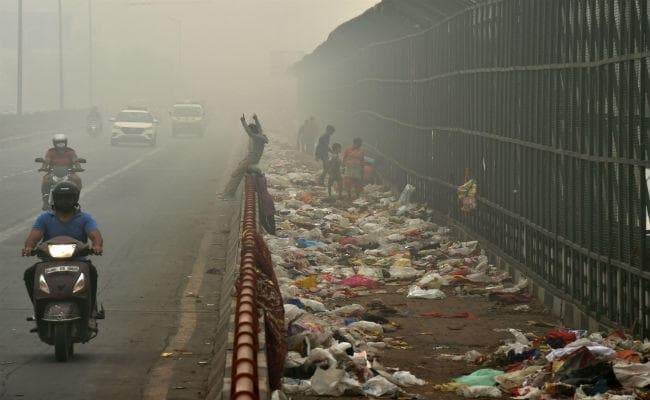 भारी नमी के चलते दिल्ली में वायु गुणवत्ता फिर ‘बहुत खराब” श्रेणी में पहुंची