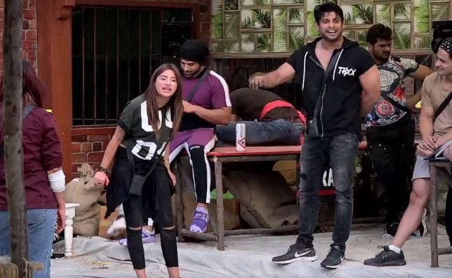 माहिरा ने सिद्धार्थ शुक्ला को कह दिया ''40 साल का बुड्ढा'', भड़कीं गौहर खान