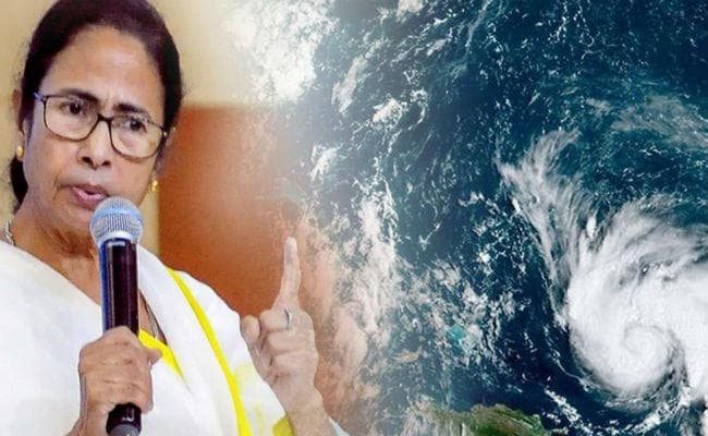 बुलबुल से मुकाबले के लिए प्रशासन मुस्तैद, सीएम भी पहुंचीं कंट्रोल रूम