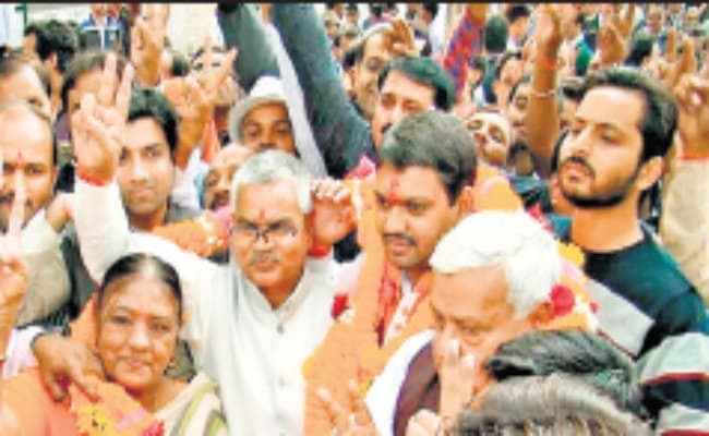 बिना ‘चाणक्य’ के पहला चुनाव लड़ेगा सिंह मेंशन