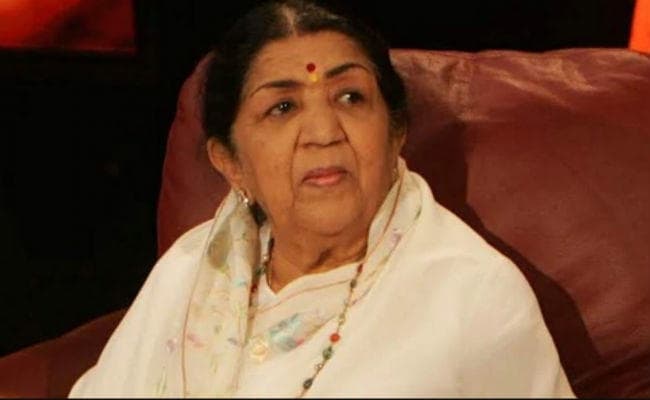 ICU में भर्ती हैं लता मंगेशकर, महाराष्ट्र के राज्यपाल ने की जल्द स्वस्थ होने की कामना