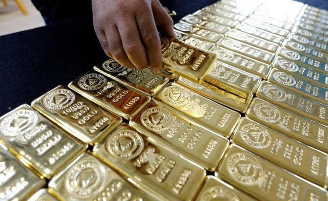 एक करोड़ 95 लाख का सोना जब्त, दो तस्कर गिरफ्तार