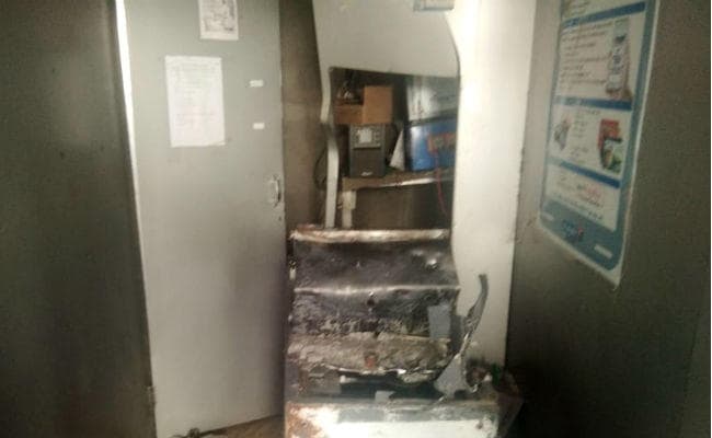 दानापुर में बैंक ऑफ इंडिया का एटीएम काटकर आठ लाख रुपये ले गये चोर, सिटी एसपी मौके पर पहुंचे