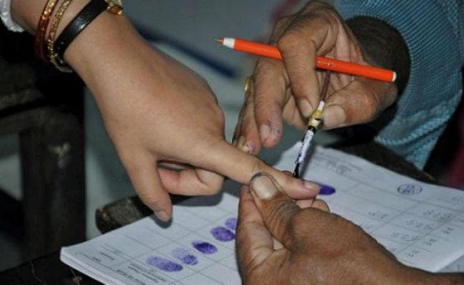 झारखंड विस चुनाव 2019 : बरकट्ठा सीट से एक प्रत्याशी का नामांकन रद्द, तीन विचाराधीन