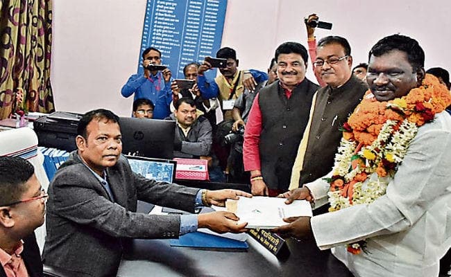 झारखंड विधानसभा चुनाव 2019 : चौथे व पांचवें चरण के लिए 53 प्रत्याशियों ने भरे पर्चे