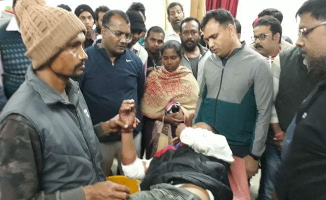 सिमडेगा : जमीन विवाद में चली गोली, एक शख्स घायल सिमडेगा : जमीन विवाद में चली गोली, एक शख्स घायल