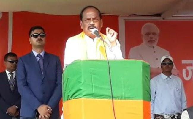 सिमडेगा में बोले रघुवर दास, महामिलावट की सरकार ने 14 साल तक राज्य को लूटा