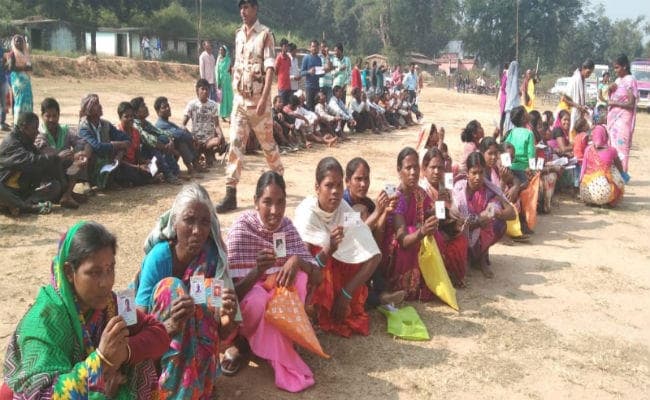 LIVE: लोहरदगा में दोपहर 1 बजे तक 48.72 फीसदी हुआ मतदान, गुमला-बिशुनपुर में वोटिंग जारी