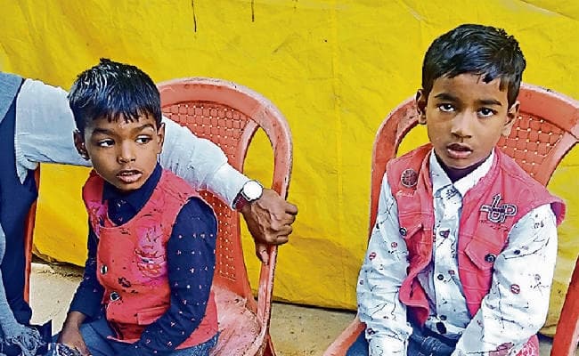 पटना : आर्मी के जवान विष्णु शर्मा ने पत्नी दामिनी की हत्या कर खुद को मारी गोली, मासूम बच्चों के सिर से उठ गया मां-बाप का साया