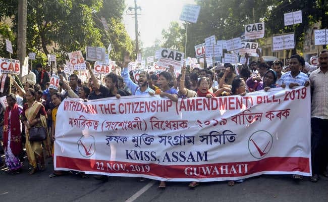 क्या है नागरिकता कानून जिसे बदलना चाहती है मोदी सरकार, जानें विवाद से लेकर सबकुछ