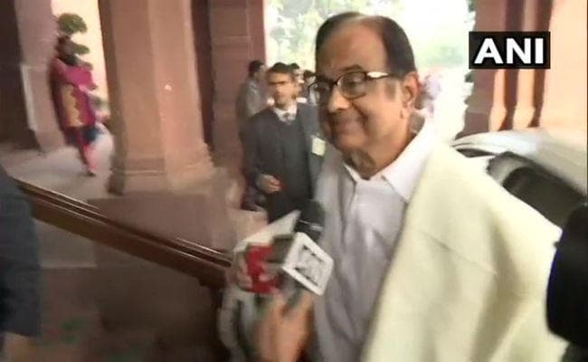 संसद सत्र में भाग लेने पहुंचे चिदंबरम, कहा- सरकार मेरी आवाज दबा नहीं सकती