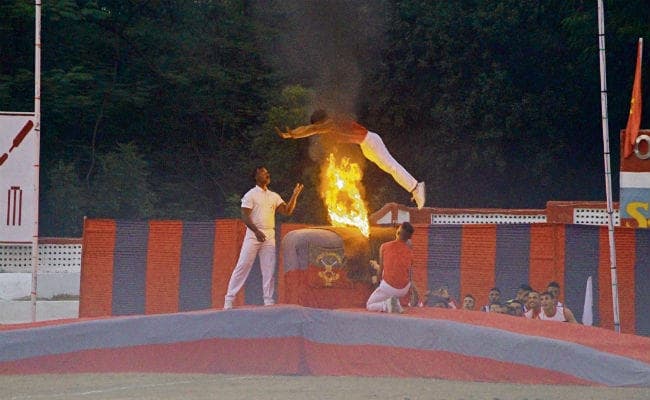 गया : अफसर ट्रेनिंग एकेडमी में पास आउट कैडेट्स ने दिखाये हैरतअंगेज करतब