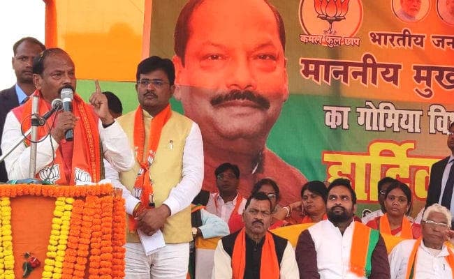 गोमिया विस सीट : चुनावी सभा में बोले रघुवर दास- झारखंड में हमने पांच साल बेदाग सरकार दी