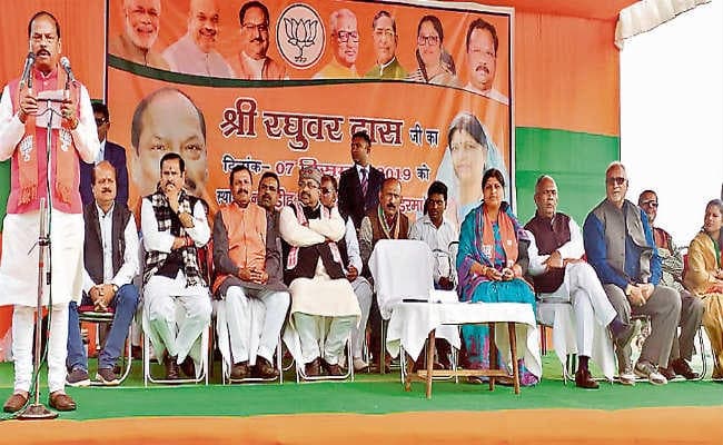 मुख्यमंत्री ने की मरकच्चो, राजधनवार व गोमिया में सभा, कहा - नवनिर्माण के लिए है यह चुनाव