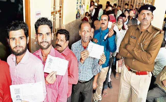 जुगसलाई : कड़ी सुरक्षा के बीच हुआ शांतिपूर्ण मतदान