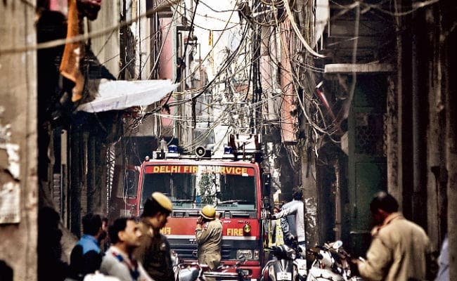 दिल्ली के अनाज मंडी क्षेत्र में अगलगी : रांची के राजेश की जांबाजी, जान पर खेलकर 11 लोगों को बचाया