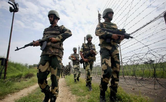 नियंत्रण रेखा पर पाकिस्तान ने किया संघर्ष विराम का उल्लंघन, नागरिक घायल