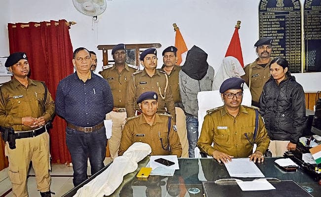 बक्सर में युवती के साथ गैंगरेप नहीं, हुई थी ऑनर किलिंग, पिता, मां और भाई गिरफ्तार