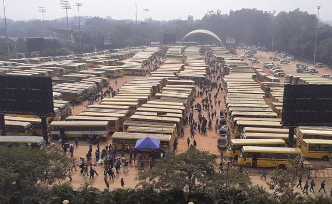 झारखंड विधानसभा चुनाव के तीसरे चरण का मतदान कल, मोरहाबादी से रवाना हुए मतदानकर्मी