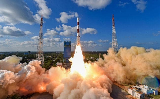 ISRO ने रिसैट-2बीआर1 और नौ विदेशी उपग्रहों को पृथ्वी की कक्षा में सफलतापूर्वक स्थापित किया