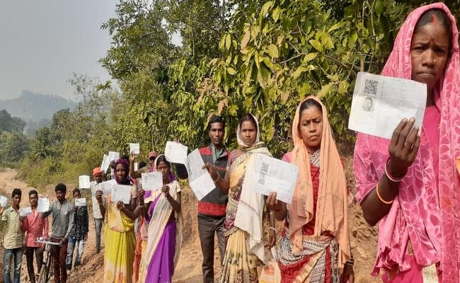 जहां किसी पार्टी का प्रत्याशी वोट मांगने नहीं जाता, वहां के लोग 14 किलोमीटर चलकर गये मतदान करने
