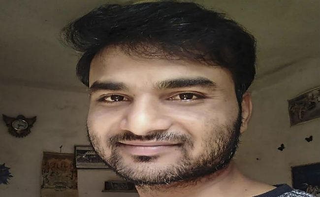 HRD मंत्री ने की घोषणा- प्रो फिरोज BHU के संस्कृत विभाग में ही हैं और संस्कृत ही पढ़ायेंगे