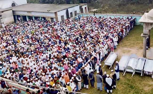 दिल्ली अग्निकांड : सहरसा के नरियार में एक साथ उठे सात जनाजे