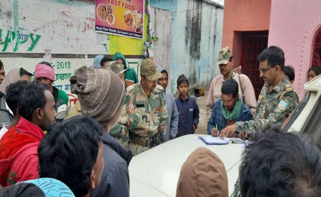 झारखंड : शराबी बेटा ने की मां की हत्या, ग्रामीणों ने पकड़कर किया पुलिस के हवाले