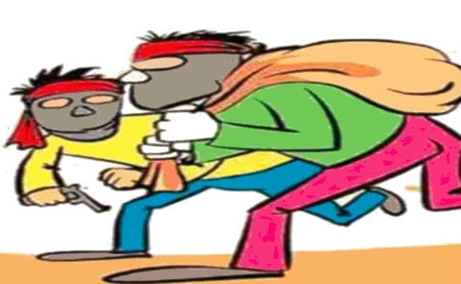 मुजफ्फरपुर में एटीएम में नकदी डालने के दौरान 24 लाख रुपये की लूट