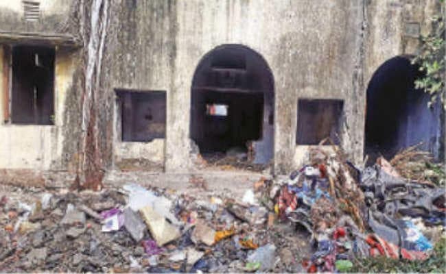 सफाई का मोहताज वार्ड 86, जहां-तहां है कचरे का अंबार