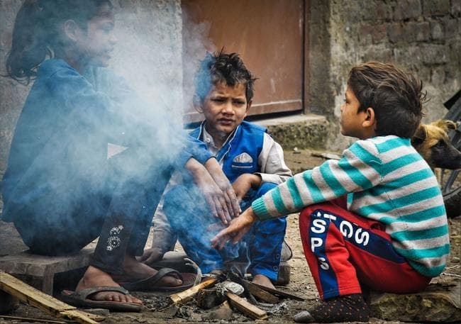 उत्तर भारत में सर्दी का सितम, कांप रहे हैं लोग