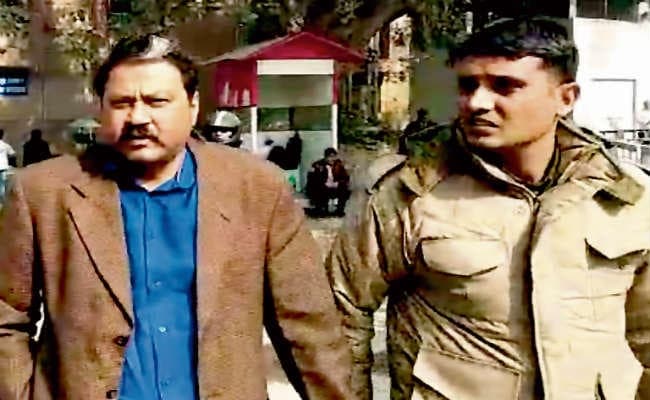 मुजफ्फरपुर/दिल्ली : राजू सिंह सात दिनों के रिमांड पर पत्नी और कर्मचारी भी गिरफ्तार