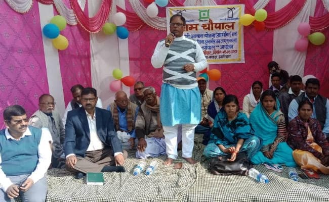 गोरहर गांव में प्रशासन की ओर से ग्राम चौपाल में जन सुनवाई का किया गया आयोजन