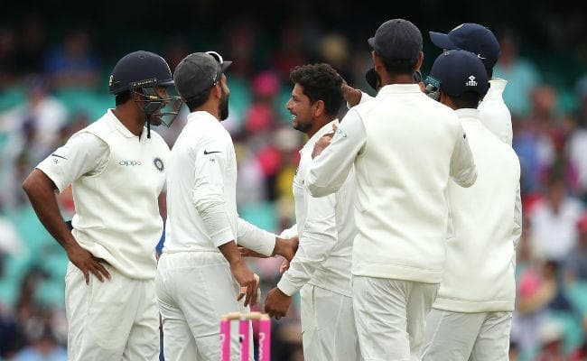 IndvsAus सिडनी टेस्ट: चाइनामैन स्पिनर कुलदीप ने तोड़ी ऑस्ट्रेलिया की कमर, शृंखला जीतने के करीब भारत IndvsAus सिडनी टेस्ट: चाइनामैन स्पिनर कुलदीप ने तोड़ी ऑस्ट्रेलिया की कमर, शृंखला जीतने के करीब भारत