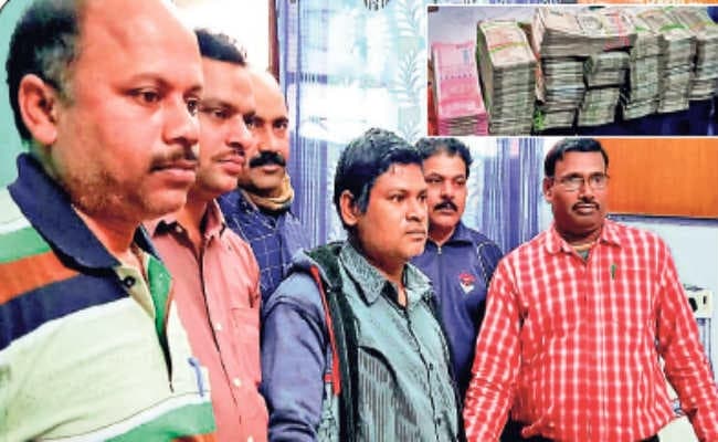 हावड़ा आ रही कामख्या एक्सप्रेस से 38.50 लाख रुपये के साथ पकड़ा गया यात्री