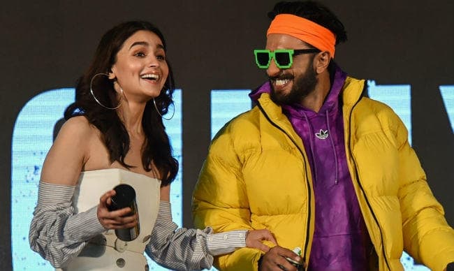Gully Boy के ट्रेलर लॉन्च के मौके पर यूं नजर आये Ranveer Singh और Alia Bhatt