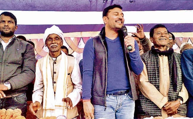 बुंडू में मिलन समारोह के बहाने आजसू सुप्रीमो ने फूंका चुनावी बिगुल, कहा- राजनीति में व्यक्ति नहीं, संगठन बड़ा