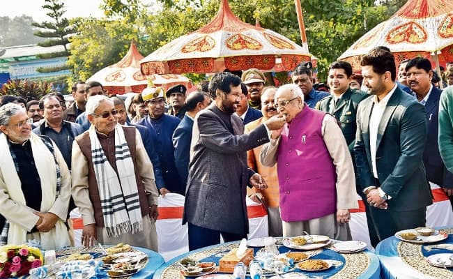 पटना : दही-चूड़ा की टेबुल पर हुई मौन सियासत, अब सीटों के बंटवारे पर फैसला जल्द, कांग्रेस का भोज आज