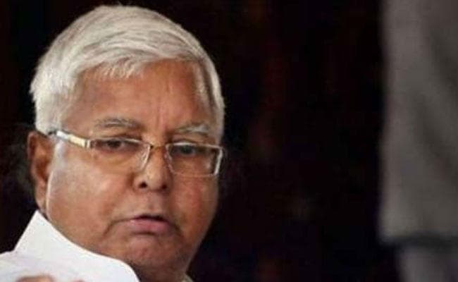 रांची : लालू प्रसाद को सीमित मात्रा में दही, चूड़ा और तिलकुट खाने की दी गयी अनुमति