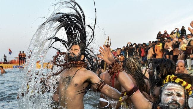 Kumbh Mela 2021: वृंदावन के यमुनातट पर श्रद्धालुओं को आकर्षित करेगी हठयोगियों की साधना, दिखेगा अनूठा दृश्य...