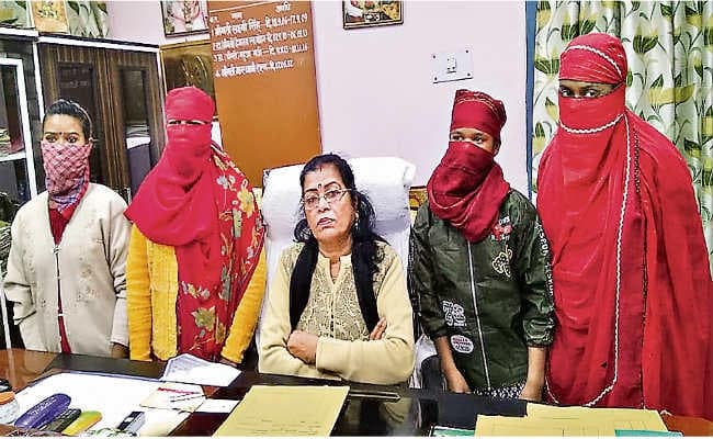 सूरत से रेस्क्यू कर लायी गयीं झारखंड की चार बेटियां